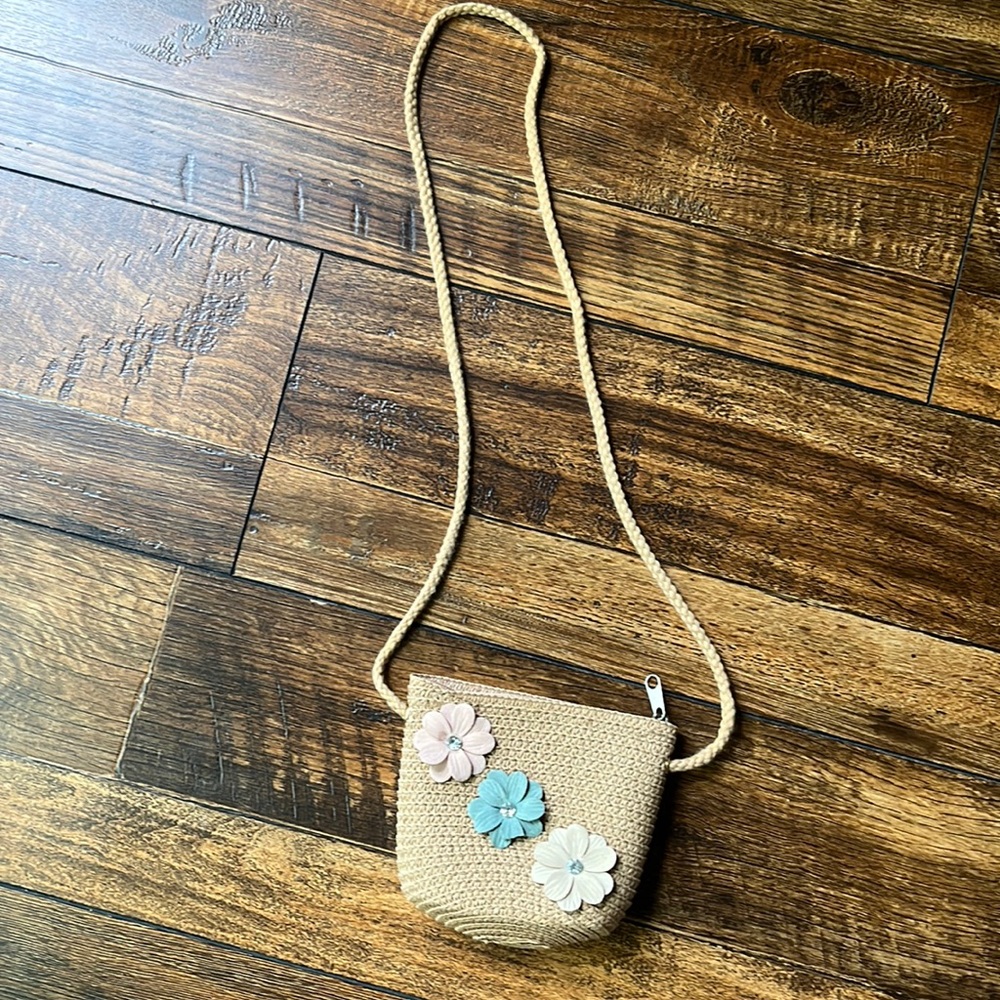 Girls floral straw purse